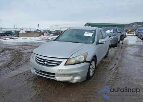 2011 Honda Accord 2.4 Lx z USA, uszkodzony, nr VIN 1HGCP2F39BA039559